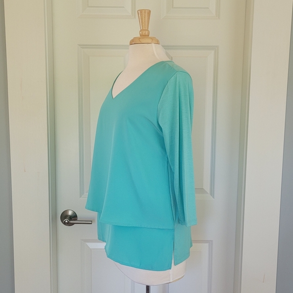 DG2 Diana Gilman V Neck 3/4 Sleeve Layered Turquoise Blouse. Size M - Picture 2 of 10